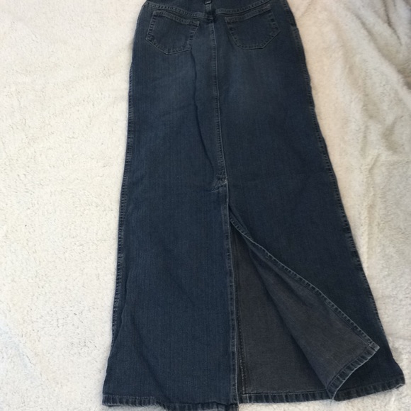 🌹Long Jean skirt🌹 - Picture 3 of 5